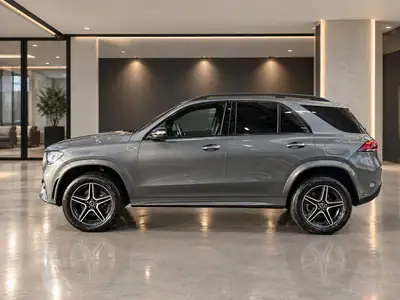 Mercedes-Benz GLE 350 de AMG Line — SUV hybride rechargeable, 36'000 km seulement — rear view