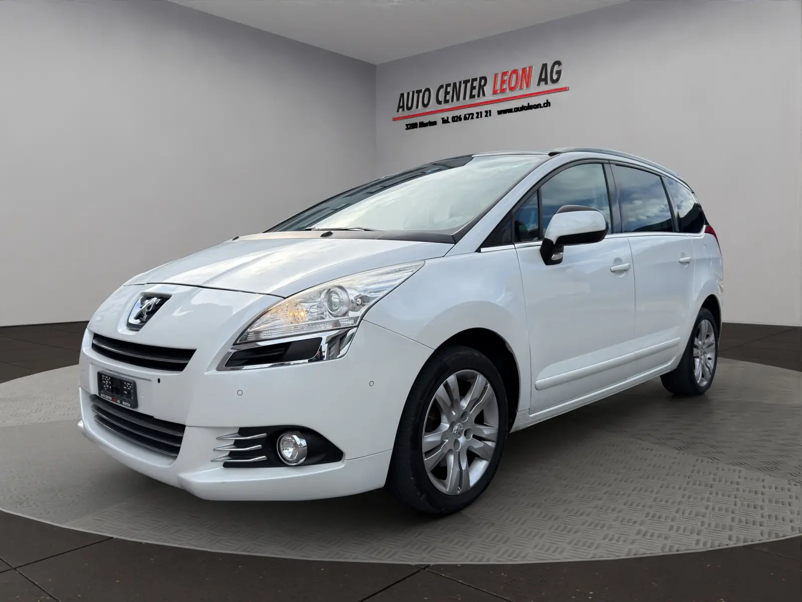 Peugeot 5008 2010 occasion Murten — 2