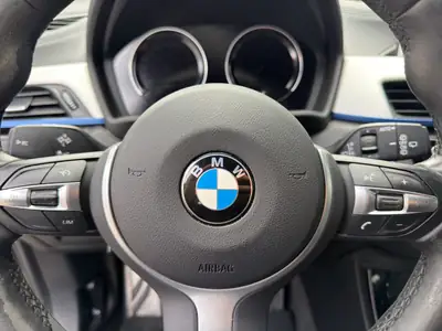 BMW X1 sDrive 18i M Sport — Élégance urbaine et sportivité avec équipement premium — Miniatur 9