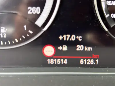 BMW X1 sDrive 18i M Sport — Élégance urbaine et sportivité avec équipement premium — Miniatur 10
