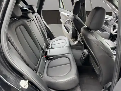BMW X1 sDrive 18i M Sport — Élégance urbaine et sportivité avec équipement premium — Miniatur 18