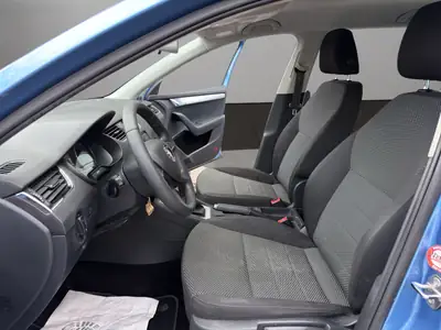 Skoda Octavia Combi 1.4 TSI — Breaks spacieux, moteur efficient, sans sinistre — Miniature 9
