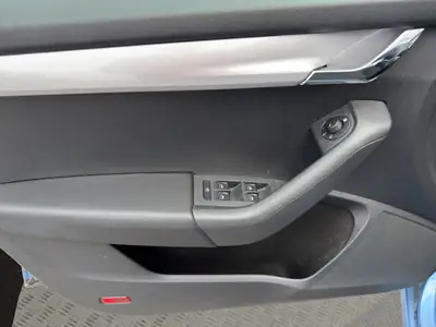 Skoda Octavia Combi 1.4 TSI — Breaks spacieux, moteur efficient, sans sinistre — Miniature 12