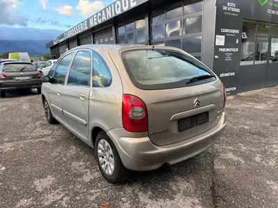 Citroën Xsara Picasso 2.0 HDi — Monospace familial fiable, climatisé et économe — cruscotto