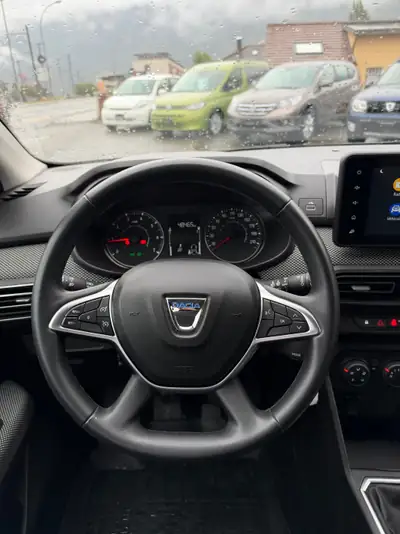 Dacia Sandero TCe 90 Comfort — Citadine robuste, moteur économe et garantie jusqu'à 2026 — Miniatur 10