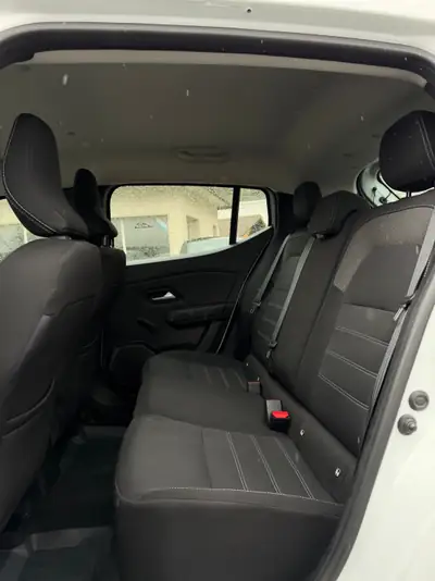 Dacia Sandero TCe 90 Comfort — Citadine robuste, moteur économe et garantie jusqu'à 2026 — Miniatur 13