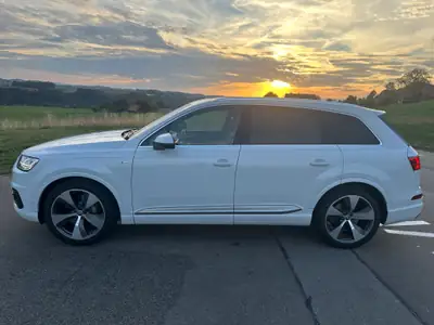 Audi Q7 3.0 V6 TDI 272 quattro S-Line — SUV 7 places, attelage neuf, MFK frais — vista posteriore