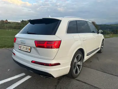 Audi Q7 3.0 V6 TDI 272 quattro S-Line — SUV 7 places, attelage neuf, MFK frais — cruscotto