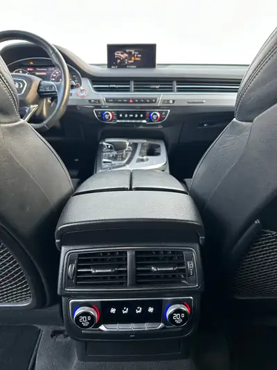 Audi Q7 3.0 V6 TDI 272 quattro S-Line — SUV 7 places, attelage neuf, MFK frais — Miniatura 11