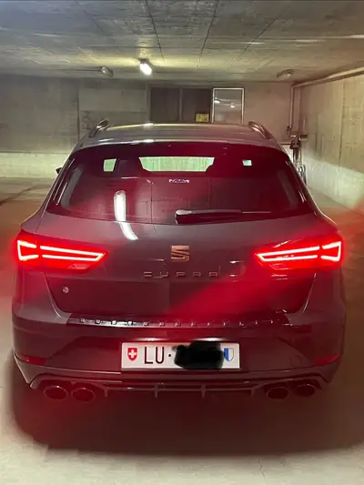 SEAT Leon Cupra R ST 4Drive 300 PS — Le dernier break haute performance signé Cupra — Thumbnail 10