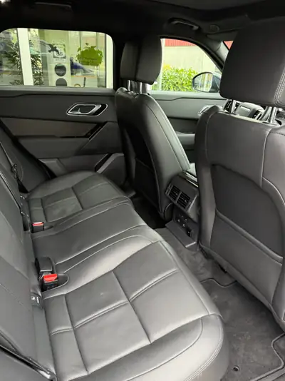 Range Rover Velar P400e — Hybride rechargeable premium, 18 700 km seulement — cruscotto