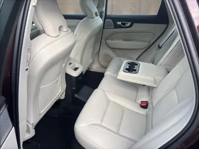 Volvo XC60 2.0 T8 TE Ultra Dark eAWD — SUV hybride rechargeable, 25 km seulement — Miniatur 12