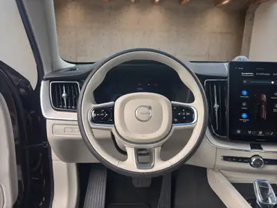 Volvo XC60 2.0 T8 TE Ultra Dark eAWD — SUV hybride rechargeable, 25 km seulement — Miniatur 15