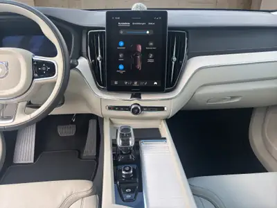 Volvo XC60 2.0 T8 TE Ultra Dark eAWD — SUV hybride rechargeable, 25 km seulement — Miniatur 14