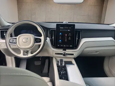 Volvo XC60 2.0 T8 TE Ultra Dark eAWD — SUV hybride rechargeable, 25 km seulement — Miniatur 13