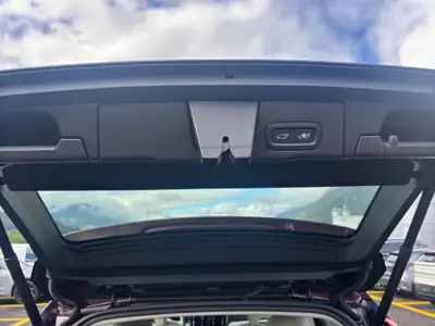 Volvo XC60 2.0 T8 TE Ultra Dark eAWD — SUV hybride rechargeable, 25 km seulement — Miniatur 19