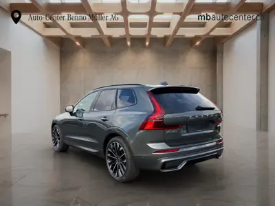 Volvo XC60 2.0 T8 TE Ultra Dark eAWD — Hybride rechargeable haute performance, quasi neuf — vista posteriore