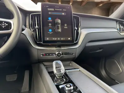 Volvo XC60 2.0 T8 TE Ultra Dark eAWD — Hybride rechargeable haute performance, quasi neuf — Miniatura 15