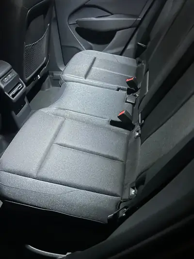 Audi Q3 1.5 e-hybrid S-Tronic — SUV compact hybride rechargeable, 1700 km seulement — Innenraum