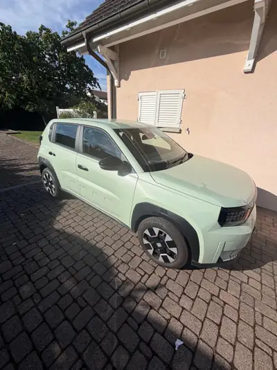 Fiat Grande Panda 1.2 Icon — Citadine polyvalente, très faible kilométrage — Heckansicht