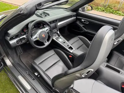 Porsche 911 Carrera S Cabriolet — 400 ch, PDK, Approved Garantie, état impeccable — dashboard