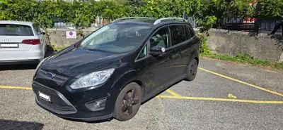 Ford Grand C-MAX 1.0i EcoBoost 125 — Monospace familial, consommation réduite — vue extérieure