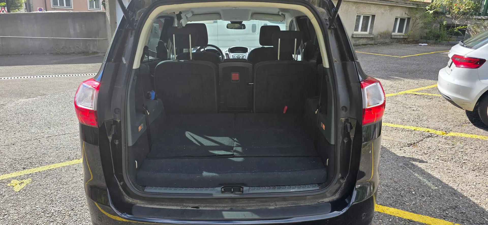Ford Grand C Max 2015 occasion Lausanne — 3