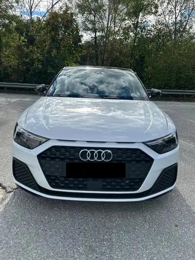 Audi A1 1.0 TFSI S-Tronic Sportback — Citadine agile et économe, 62'000 km — side view