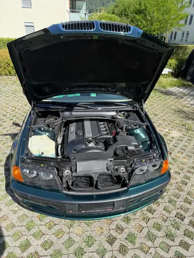 BMW 328i 1998 — Berline classique, moteur performant, historique sans sinistre — interior