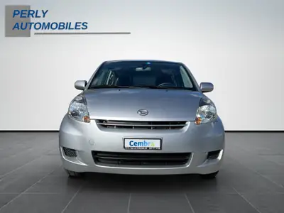 Daihatsu Sirion 1.3 Eco 4WD — Citadine polyvalente, 4 roues motrices et conso maîtrisée — Außenansicht