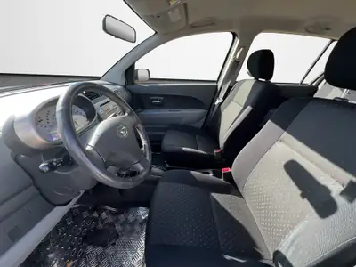 Daihatsu Sirion 1.3 Eco 4WD — Citadine polyvalente, 4 roues motrices et conso maîtrisée — Miniatur 9