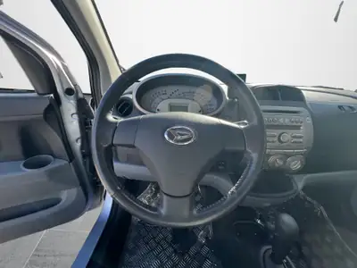 Daihatsu Sirion 1.3 Eco 4WD — Citadine polyvalente, 4 roues motrices et conso maîtrisée — Miniatur 10