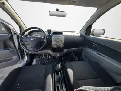 Daihatsu Sirion 1.3 Eco 4WD — Citadine polyvalente, 4 roues motrices et conso maîtrisée — Miniatur 13