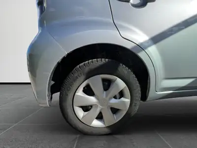 Daihatsu Sirion 1.3 Eco 4WD — Citadine polyvalente, 4 roues motrices et conso maîtrisée — Miniatur 18