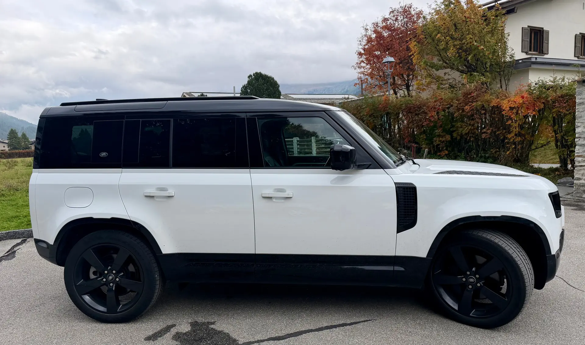 Land Rover Defender 2024 occasion Sils-Baselgia — 3