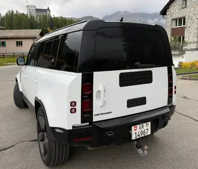 Land Rover Defender 3.0 I6 400 X-Dynamic HSE — SUV premium hybride, 26 000 km seulement — Detail
