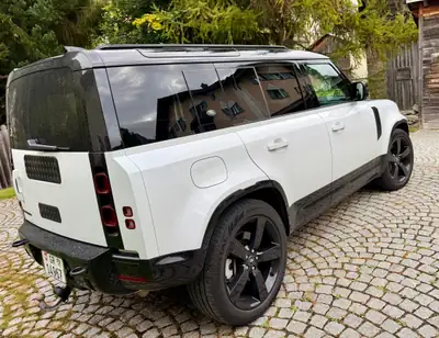 Land Rover Defender 3.0 I6 400 X-Dynamic HSE — SUV premium hybride, 26 000 km seulement — Miniatur 9