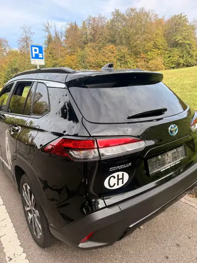 Toyota Corolla Cross 2.0 HSD Trend AWD-i — Hybride performant, 60'000 km, traction intégrale — Heckansicht