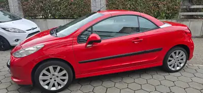 Peugeot 207 Cabriolet 1.6 16V Trendy — Décapotable pétillante, sans accidents — intérieur