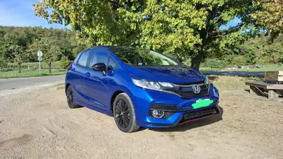Honda Jazz 1.5i Dynamic — Citadine polyvalente, automatique CVT, 120 000 km — exterior view