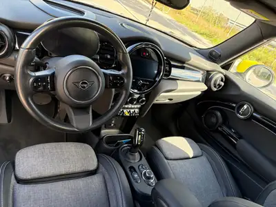 MINI Cooper SE 2021 — Électrique 184 PS, 27 000 km, design iconique — intérieur
