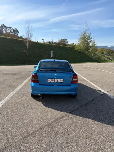 Opel Astra 2.0 Turbo OPC — Compacte sportive 200 ch, historique sans sinistre — détail