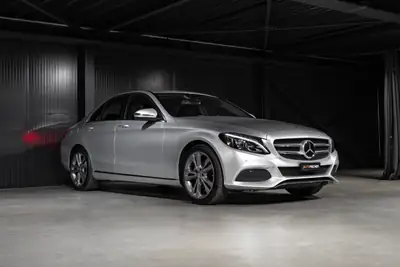 Mercedes-Benz C 180 Avantgarde — Berline élégante, entretien Mercedes, technologie premium — dettaglio