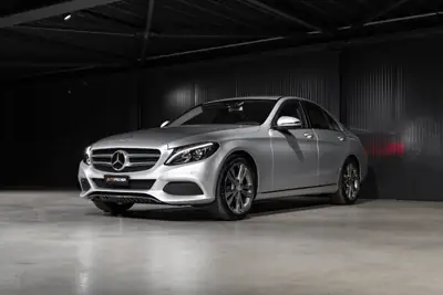 Mercedes-Benz C 180 Avantgarde — Berline élégante, entretien Mercedes, technologie premium — cruscotto