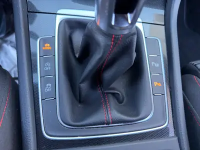 VW Golf 2.0 TSI GTI Performance — Sportive authentique, 230 ch et équipements premium — Miniature 21
