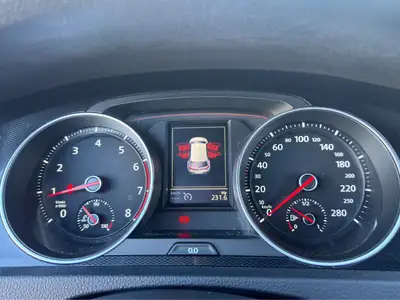 VW Golf 2.0 TSI GTI Performance — Sportive authentique, 230 ch et équipements premium — Miniature 25