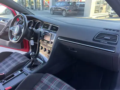 VW Golf 2.0 TSI GTI Performance — Sportive authentique, 230 ch et équipements premium — Miniature 27