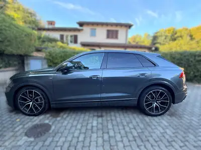 Audi Q8 50 TDI quattro S line ABT 330 PS — SUV premium tout équipé, garantie jusqu'en 2027 — side view