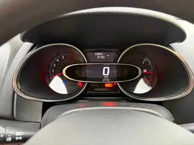 Renault Clio 1.2 16V Zen 2016 — Citadine fiable, faible kilométrage, sans sinistre — interior