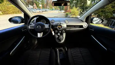Mazda 2 1.3i 16V Exclusive — Citadine fiable, faible kilométrage, sans accident — Miniatur 9